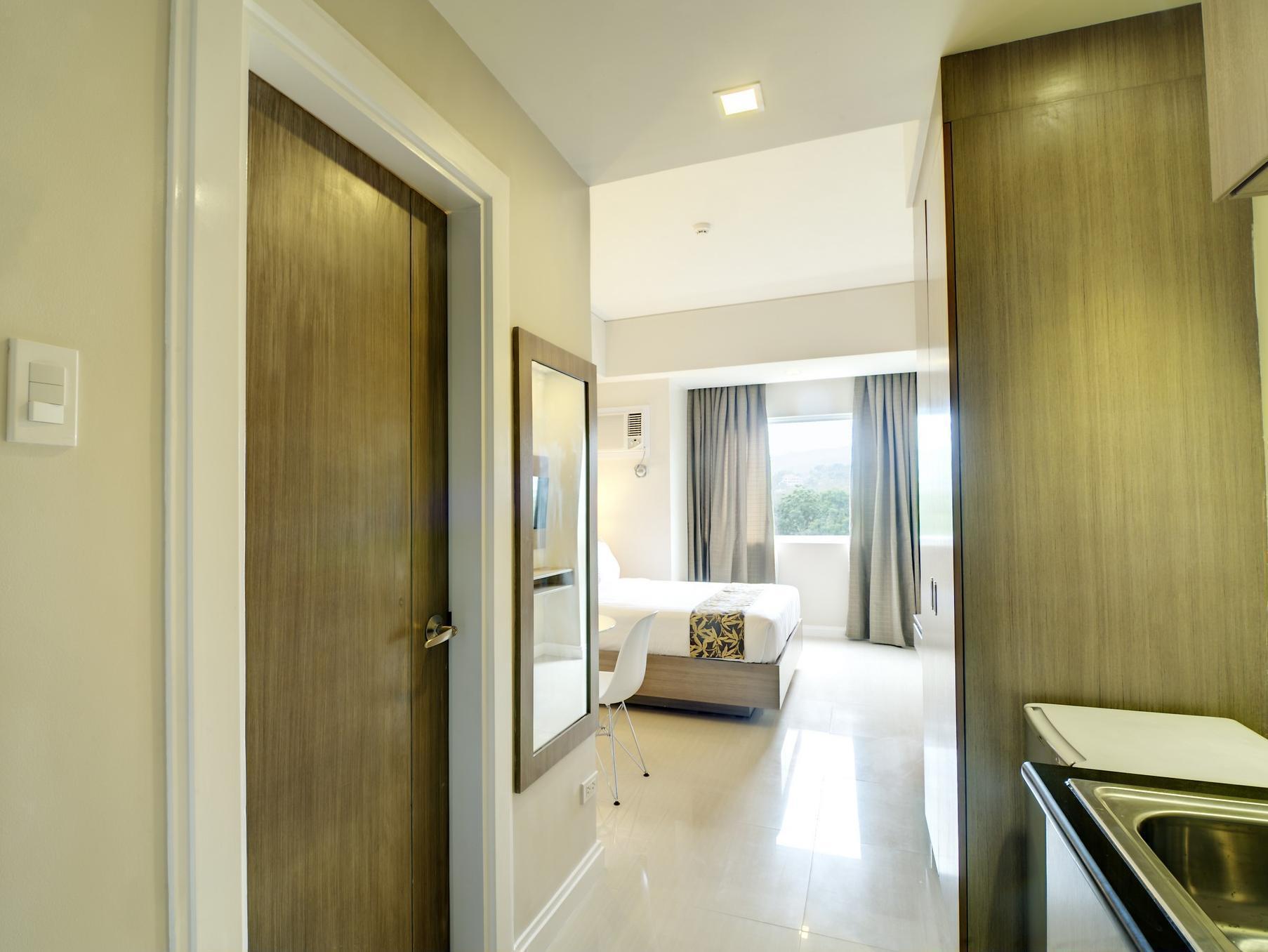 Zerenity Hotel & Suites Cebu Esterno foto